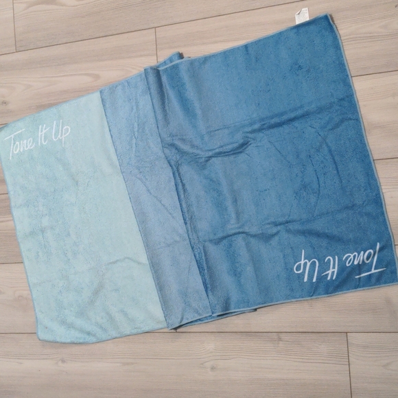 Tone It Up Ombre Blue Yoga Towel Flex Band Bundle - Picture 6 of 7